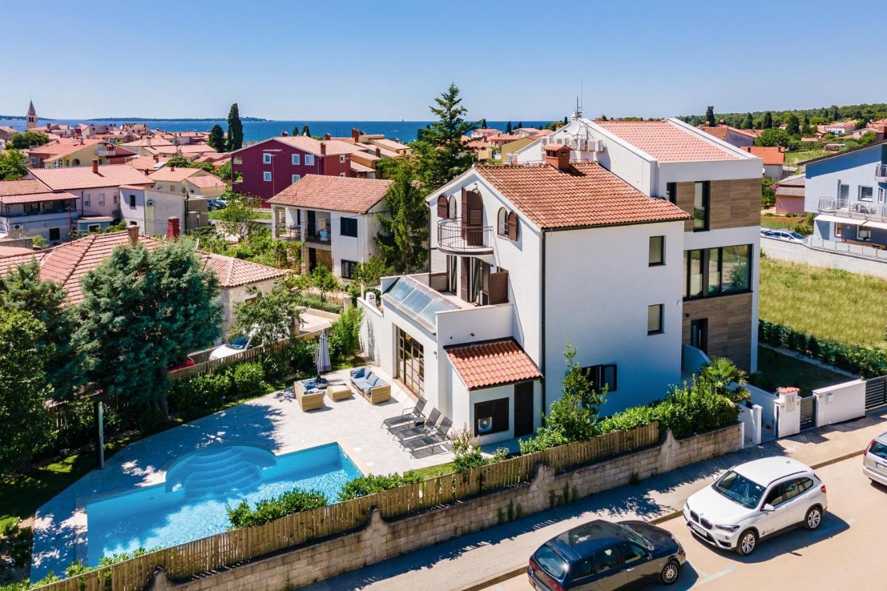 Villa Andrija Family Dream With Heated Pool At The Sea With Beautiful Garden, Outside Cinema And Kids Playground Fazana Exterior photo