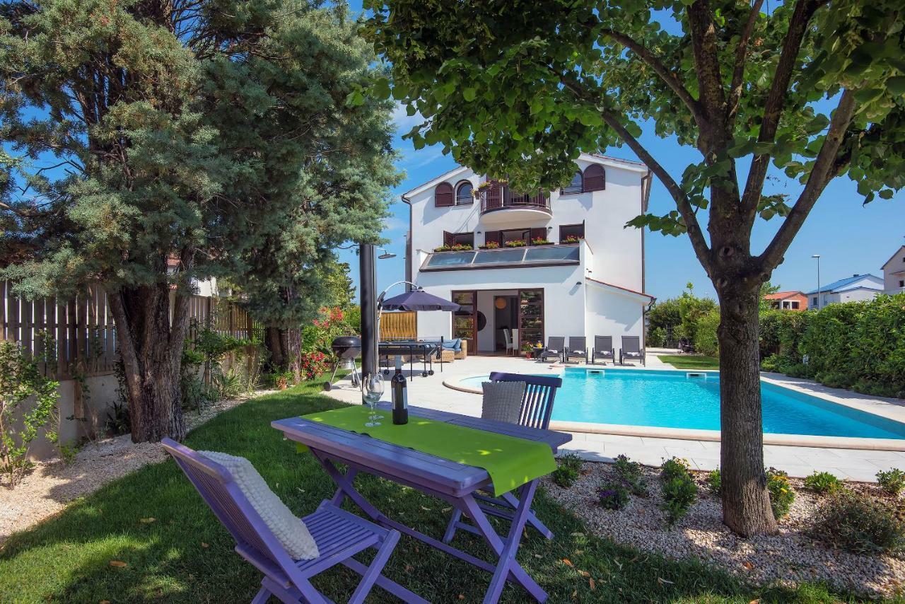 Villa Andrija Family Dream With Heated Pool At The Sea With Beautiful Garden, Outside Cinema And Kids Playground Fazana Exterior photo